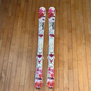 Rossignol Fun Girl Skis with Floral Design with Rossignol Bindings